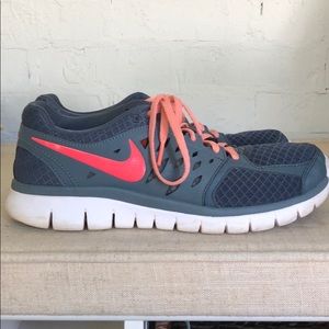 Size 8 Nike Women Shoes